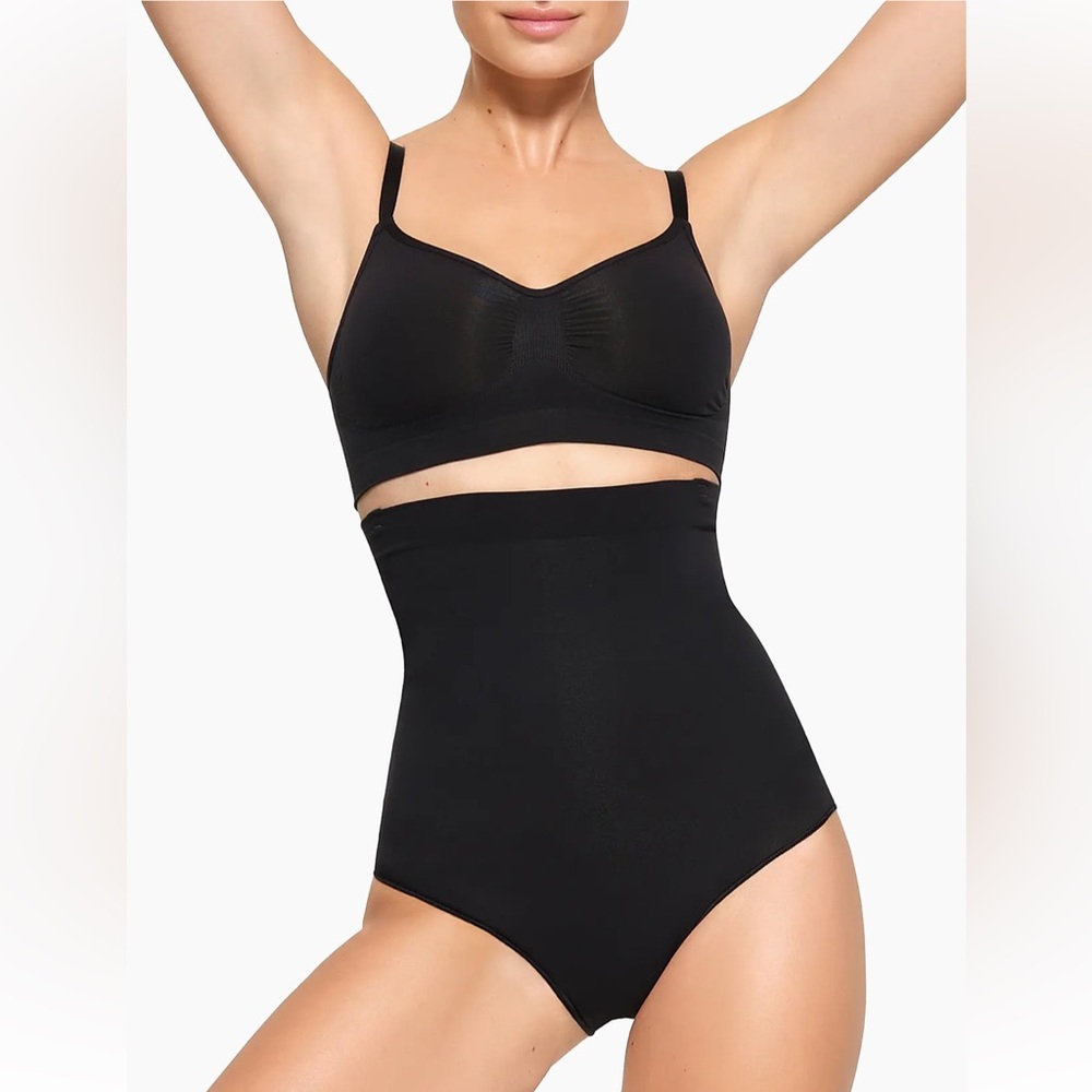 [NWT] SKIMS Black High-Waisted Shapewear